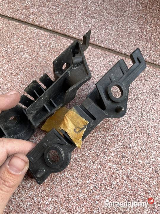 ŚLIZG ZDERZAKA PRAWY PRZÓD lewy 8K0807283 AUDI osobowe Części montażowe śląskie Kozy