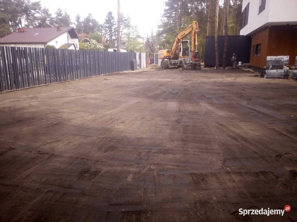 Koparkoładowarka Usługi koparkoładowarką Roboty Wiązowna