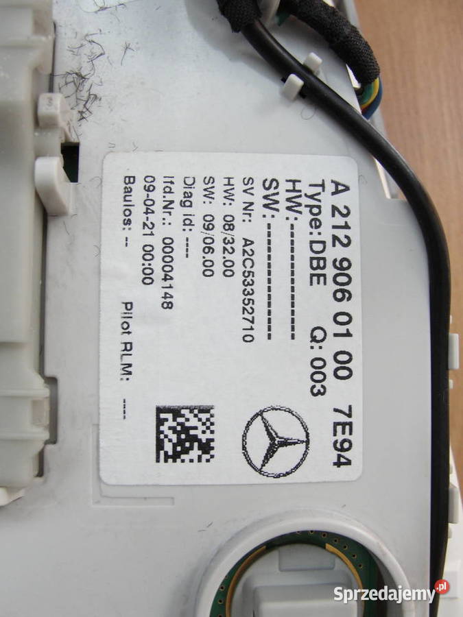 LAMPKA OŚWIETLENIA WNĘTRZA KABINY PRZÓD MERCEDES osobowe Dąbrowa sprzedam