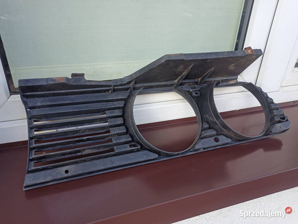 BMW E30 grill atrapa przednia okular prawy osobowe Sieradz