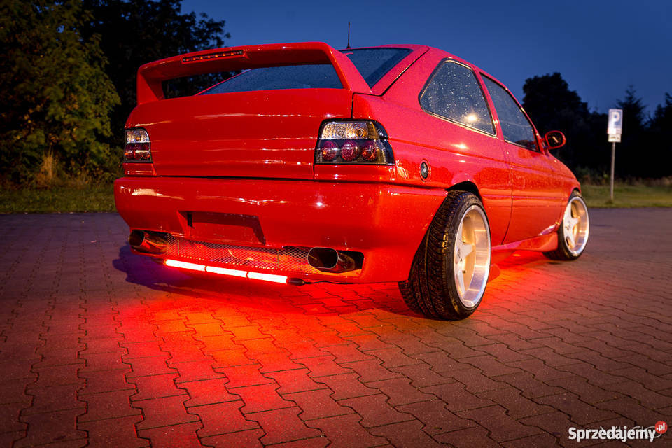 Ford Escort 18 Wyjątkowy garażowany Bytnica