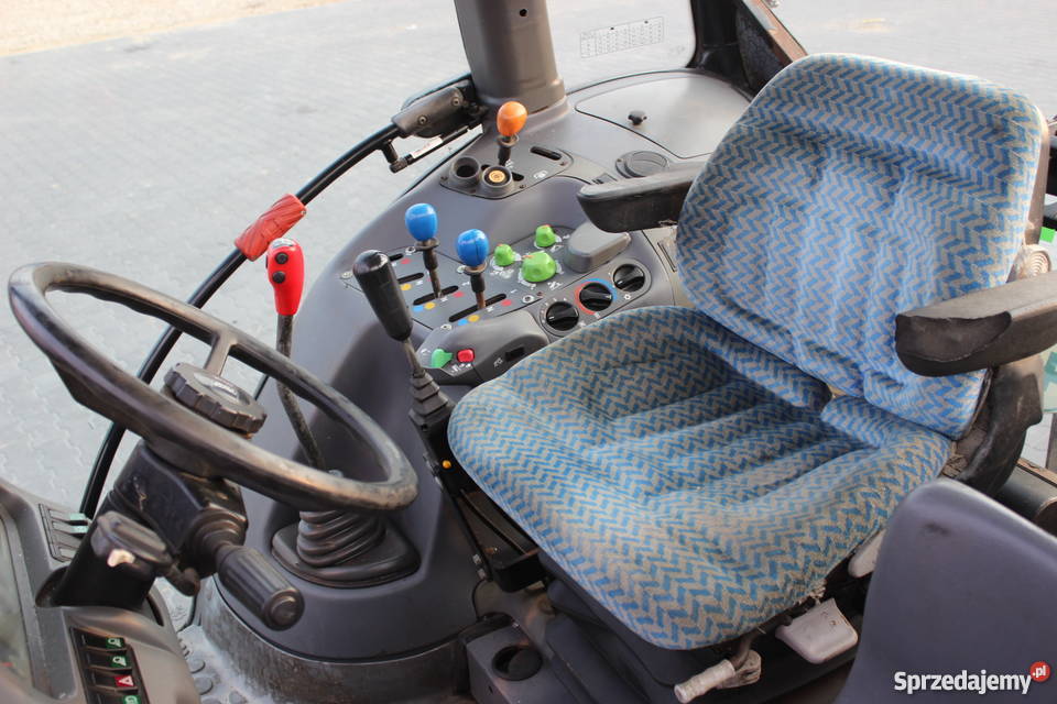 Ciągnik rolniczy Deutz Fahr Agrotron 85 z Deutz-Fahr Sokoły