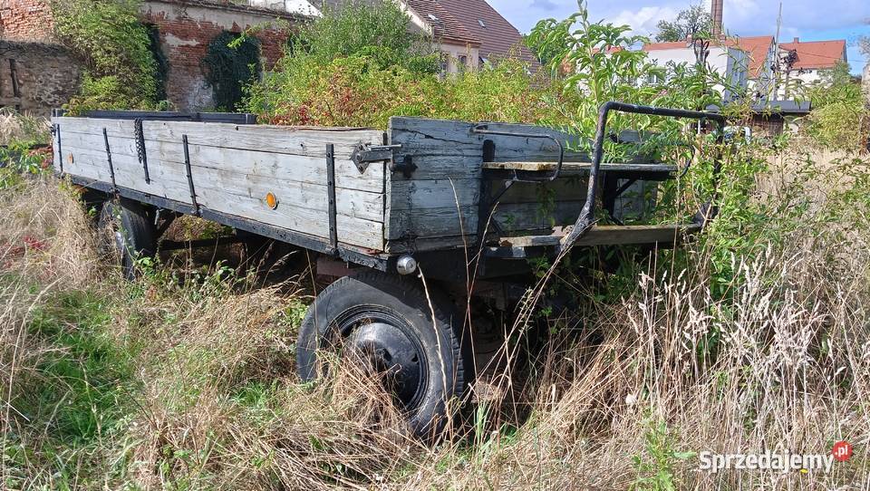 Stara przyczepa rolnicza Bielawa