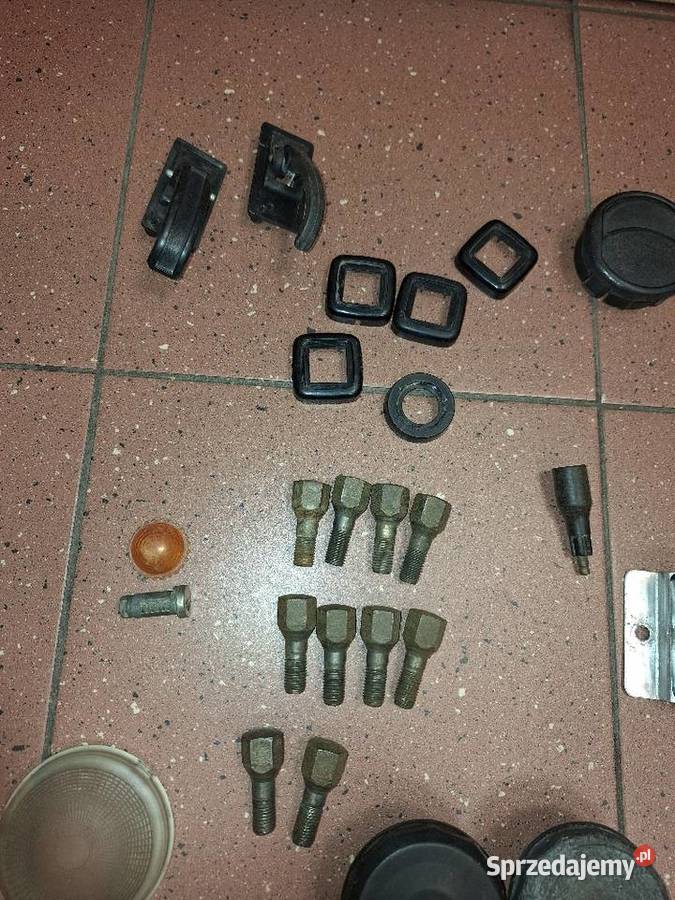 Fiat 126p 125 części korek rozeta klamka śruby Strzyżów