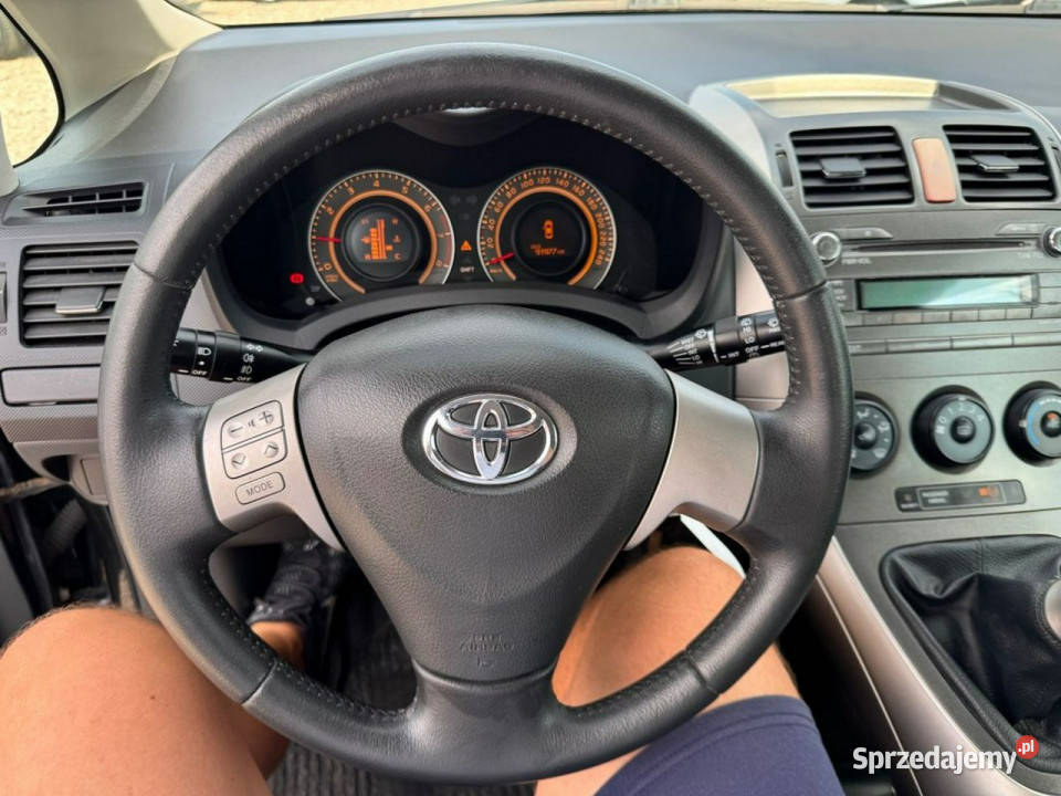 Toyota Auris Uwaga Auris 16 97 Ładna Z N Szerominek