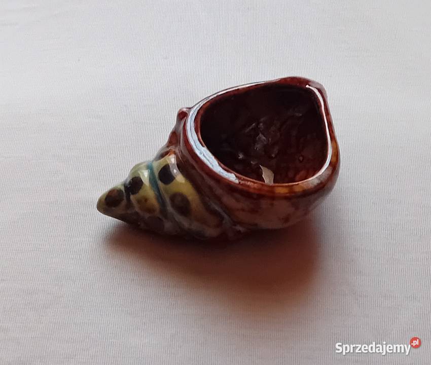 Ceramiczny szkliwiony pojemnik w formie muszli sprzedam