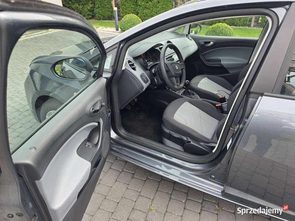 SEAT IBIZA KOMBI 12 70 2012 94 000 15 000 15 000 centralny zamek śląskie