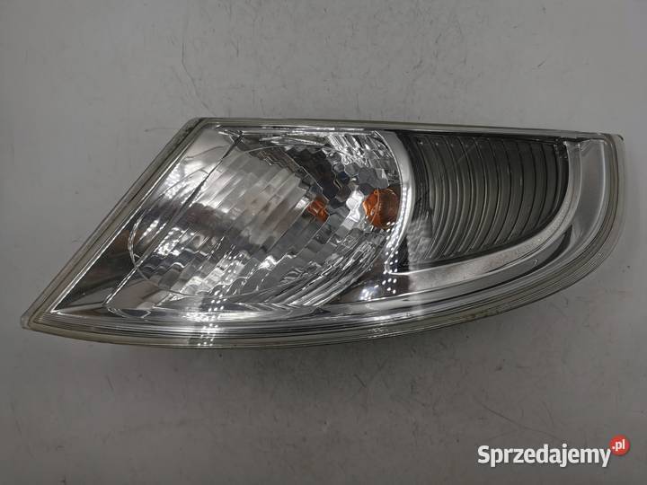 Lampa Prawy Tył Tylna Prawa Saab 95 95 II Sedan kierunkowskazy sprzedam