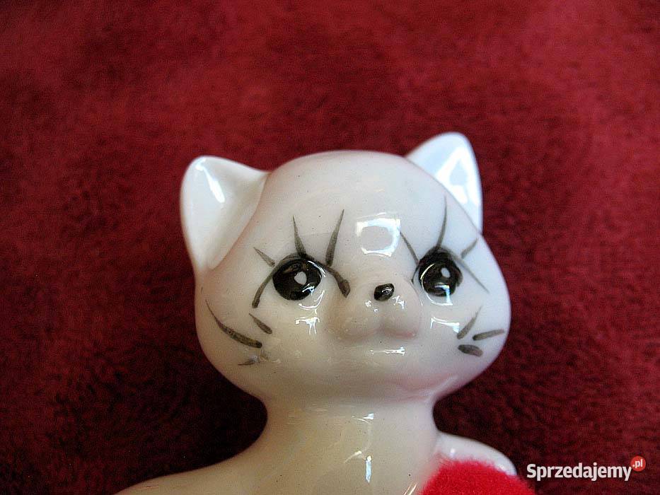 Kot mały kotek z piłką porcelana Figurka 8 x 5 x mazowieckie Siedlce