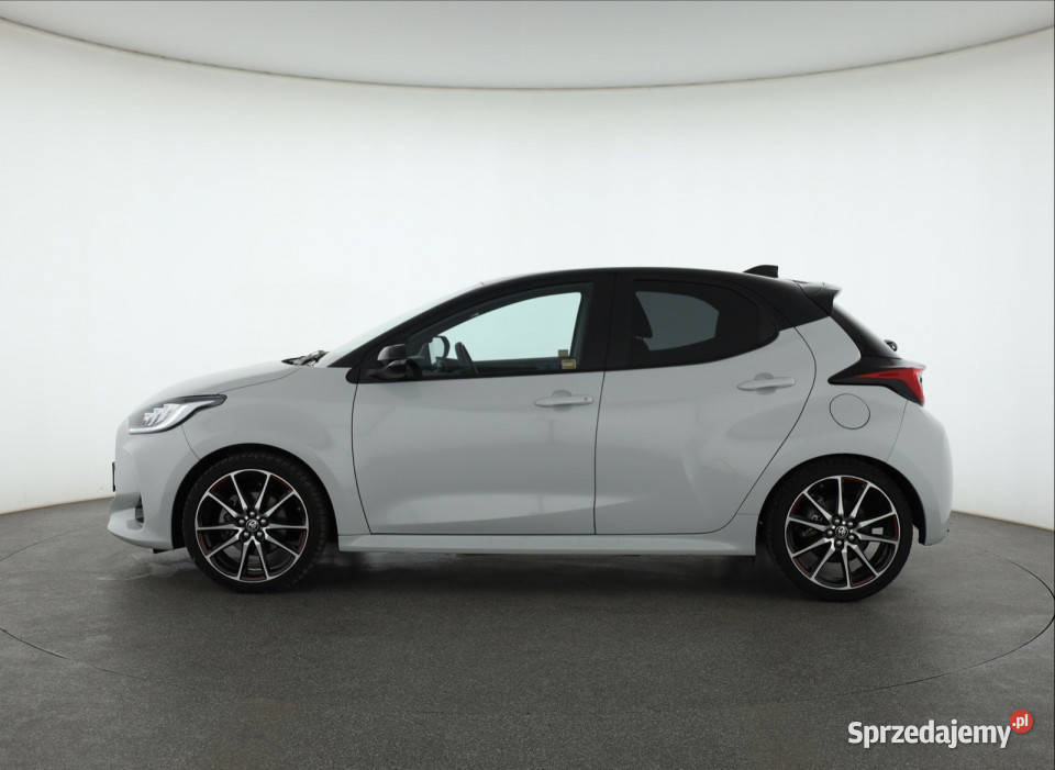 Toyota Yaris 15 VVTi Hybrid Piaseczno