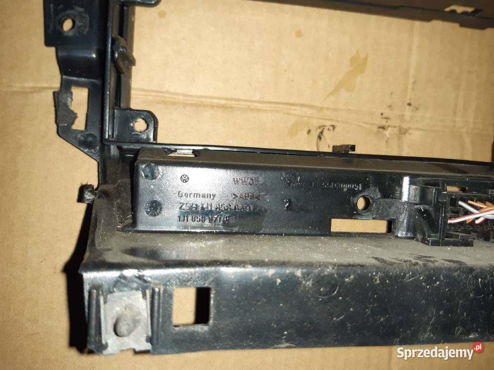 Golf IV Ramka środkowa radia konsoli Mińsk Mazowiecki sprzedam