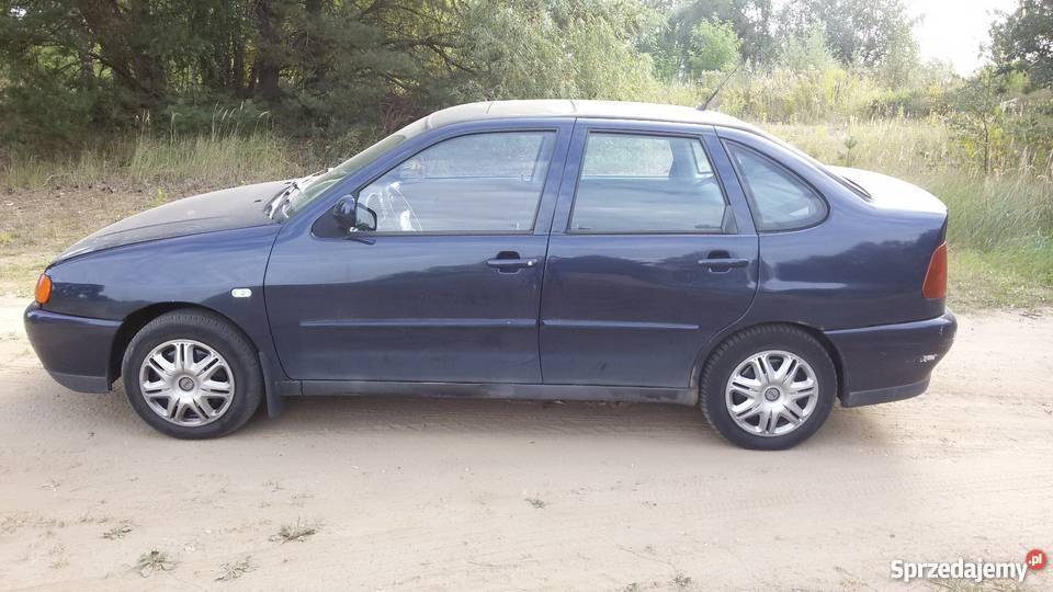 VW Polo Classic 16 benzyna rocznik 96 elektryczne szyby Chojna