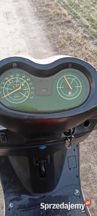 Sprzedam skuter 4t 80 czerwony