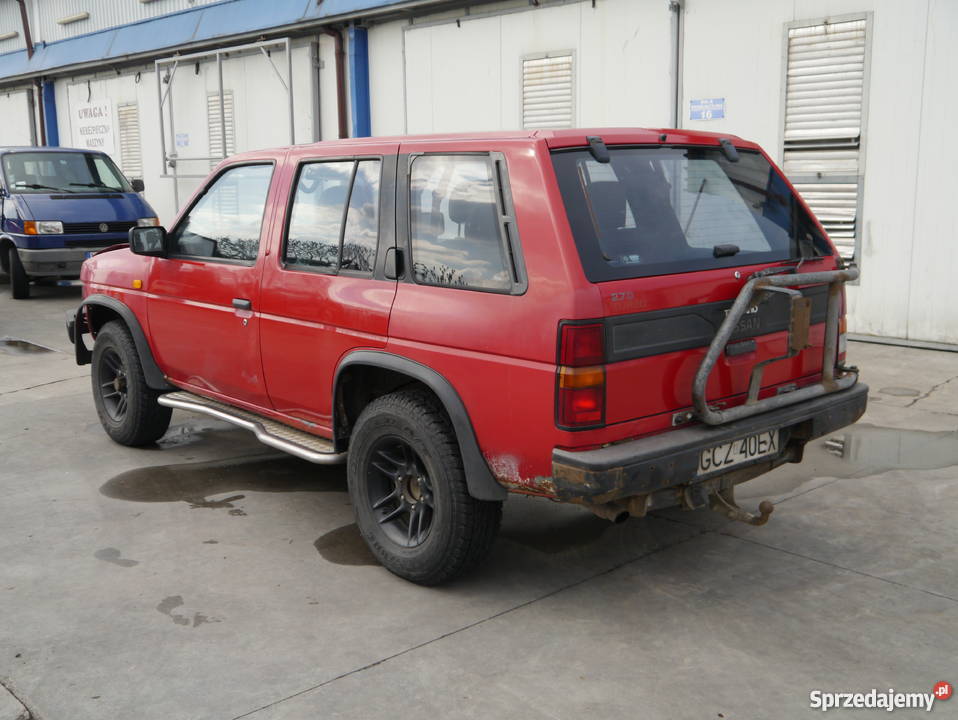 Nissan Terrano I 27 TD lekko uszkodzony Łosice