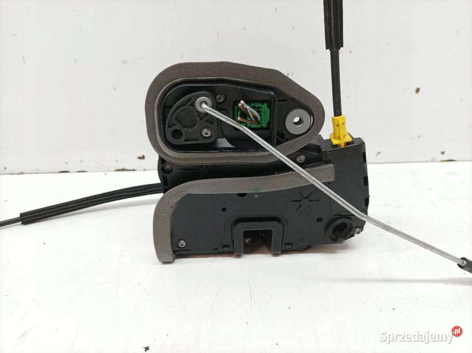 ZAMEK DRZWI TYŁ LEWY KOMBI Opel Astra V 20152022 sprzedam