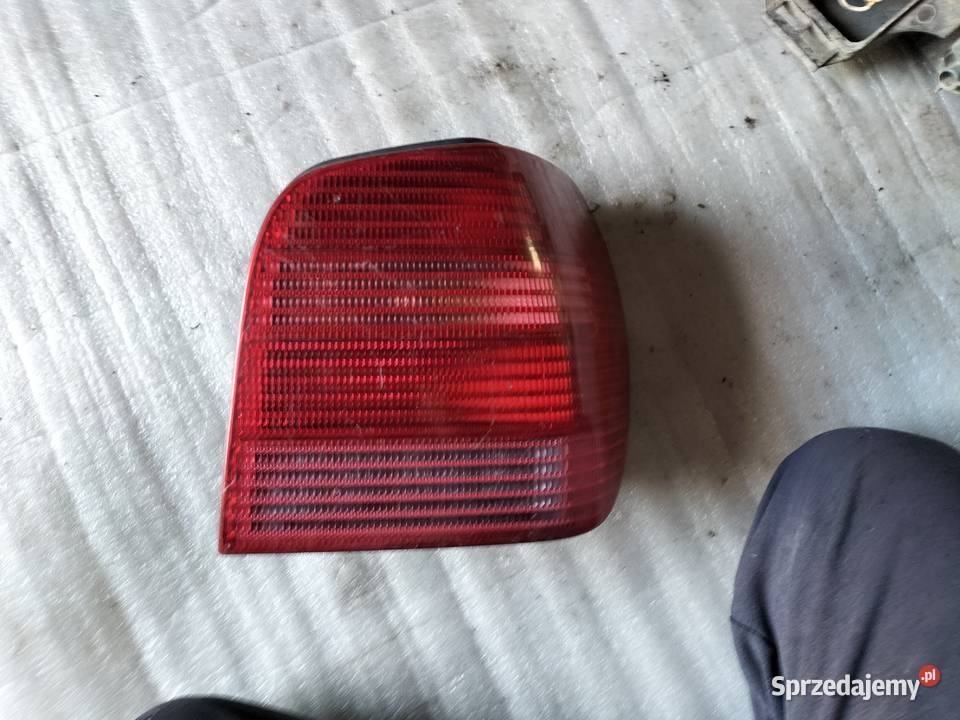 POLO 6N LAMPA TYŁ PRAWA CZERWONA Kamień-Kolonia