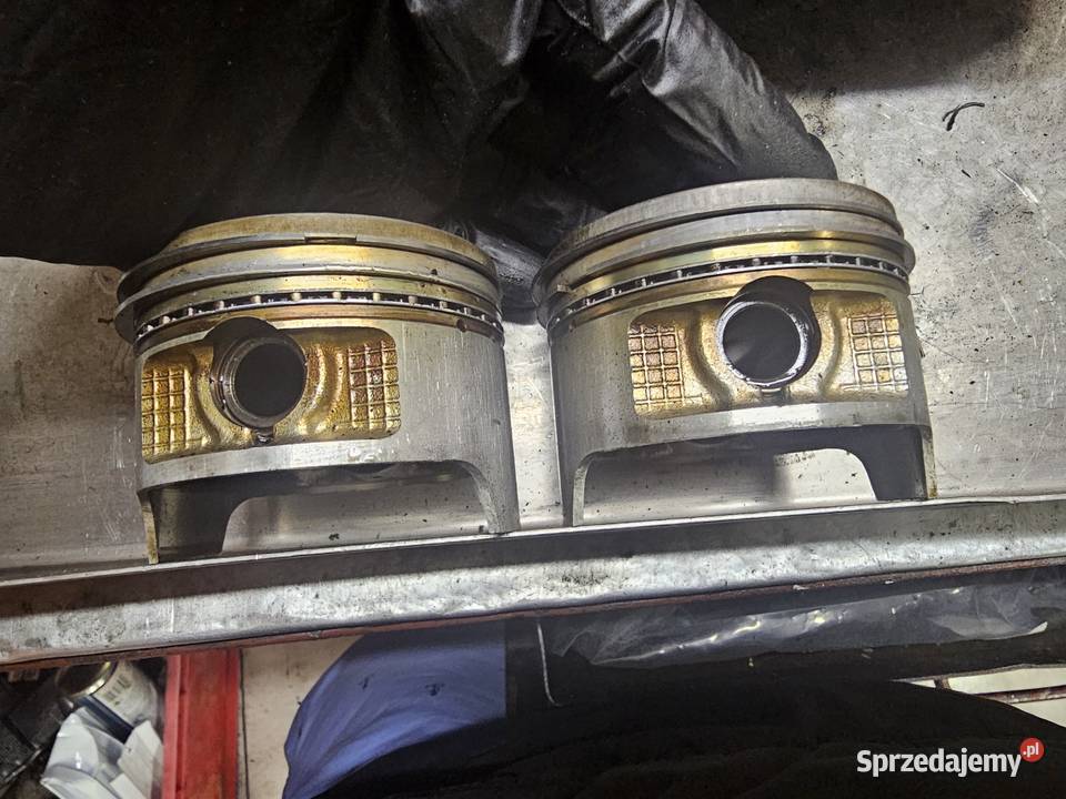 Suzuki GS 500 cylinder cylindry tłoki tłok GS500 Jelenia Góra sprzedam