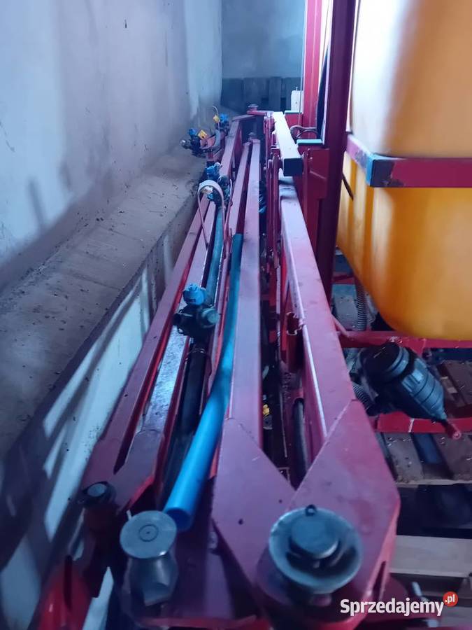 Opryskiwacz 15m polowy zawieszany 600L nieuszkodzony Powodów Pierwszy