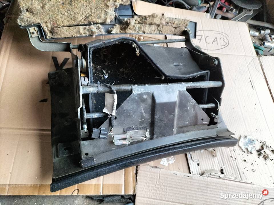 AUDI 80 B4 80B4 SCHOWEK PASAŻERA Kamień-Kolonia