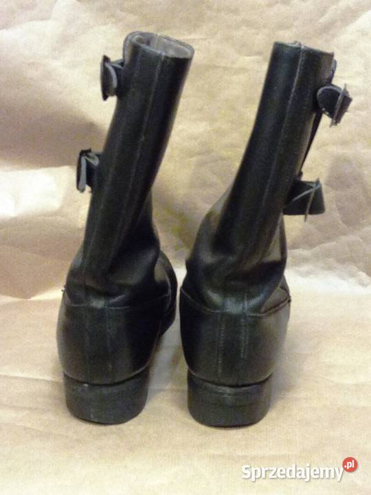 Czarne buty funkcjonariusza MO Legionowo