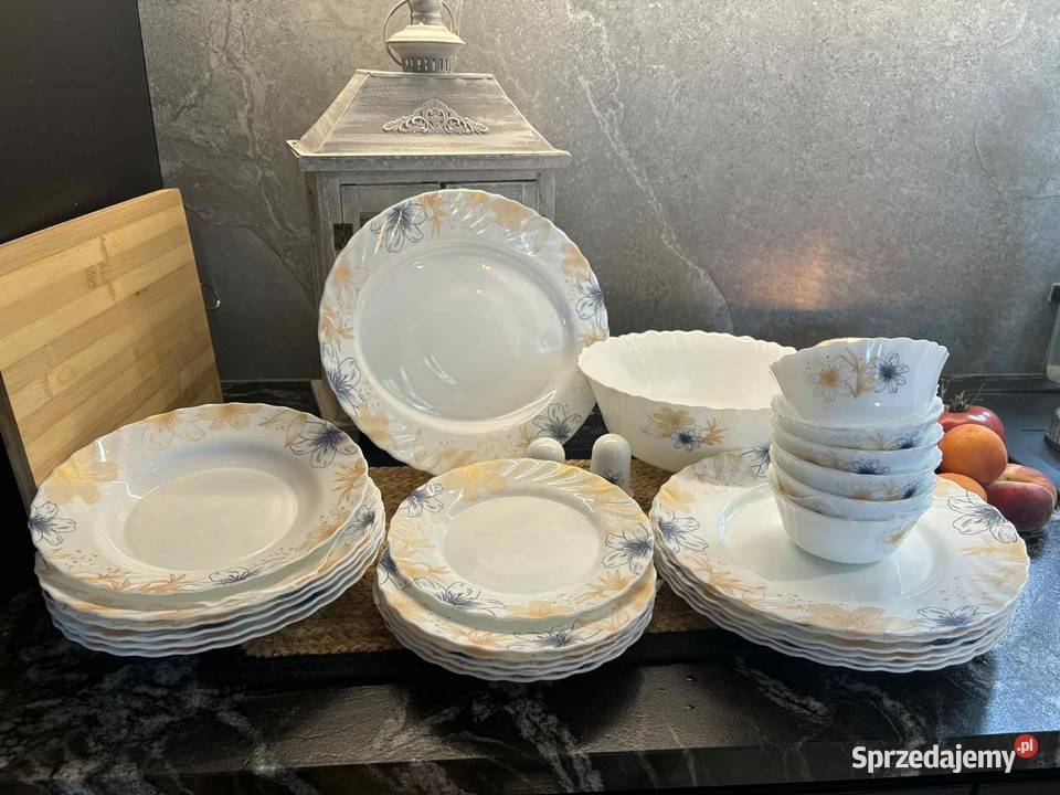 199 Serwis obiadowy 28 elementów Kwiatki Zabrze