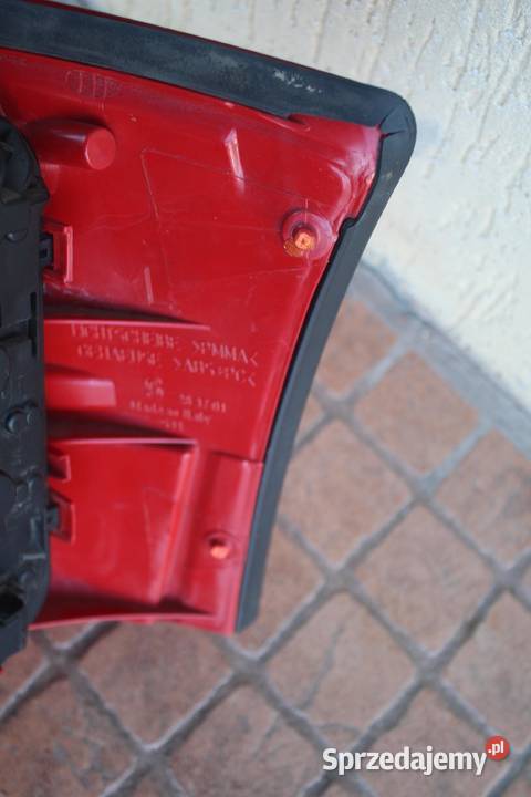 LAMPA LEWY TYŁ TYLNA AUDI A4 B6 KOMBI Lampy tylne wielkopolskie