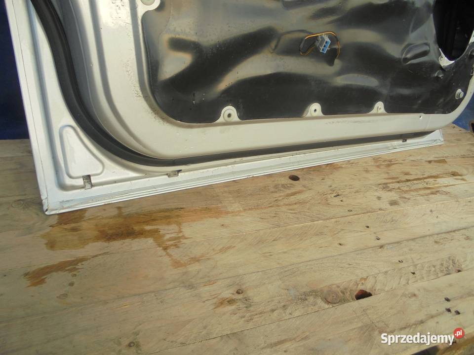 DRZWI LEWY PRZÓD SREBRNE 2 CHRYSLER VOYAGER Wieluń sprzedam