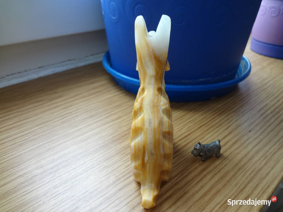 Terier piesek ozdoba z onyksu mały piesek dolnośląskie Wrocław sprzedam