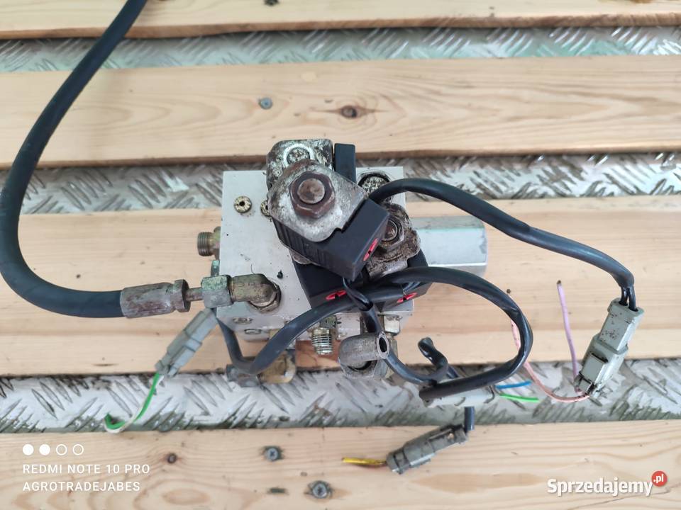 Rozdzielacz hydrauliczny Bucher 50721101 Komatsu Pozostałe Wilkowo