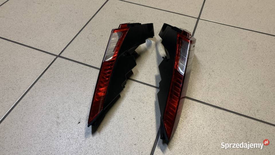 Lampa tył prawa lewa Peugeot Satelis Compressor Brzeszcze