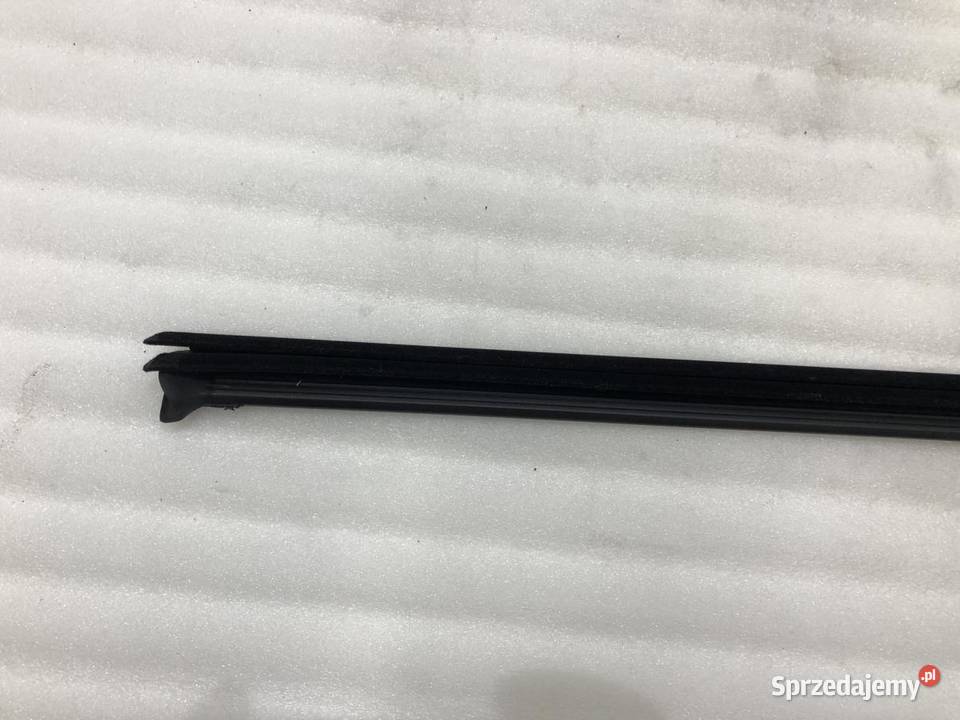LISTWA SZYBY PRAWY TYŁ 5TA839479 VW TOURAN III osobowe