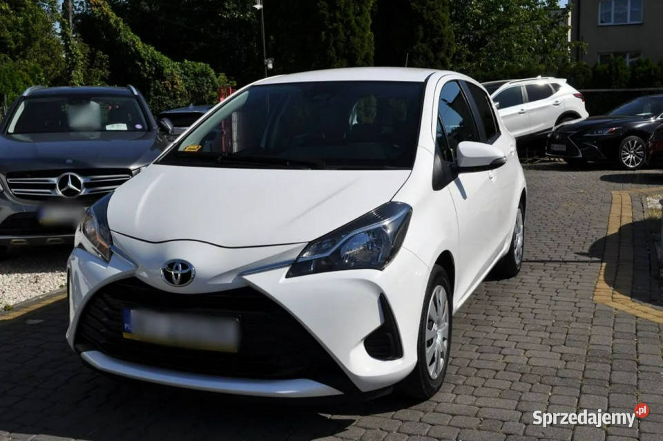 Toyota Yaris TOYOTA YARIS 15 111 Benzyna SALON bluetooth mazowieckie