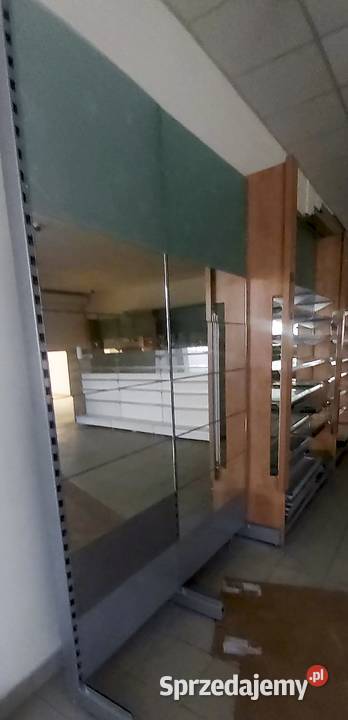 Sprzedam komplet mebli sklepowych idealne do