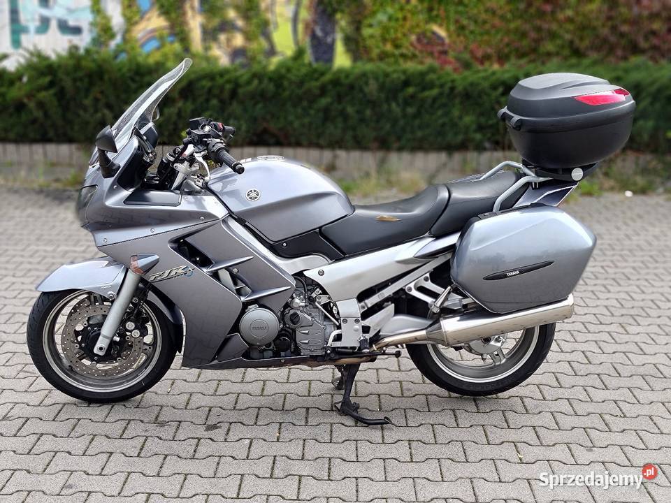 Zadbana Yamaha FJR 1300 gotowa na trasę bez Yamaha Tychy