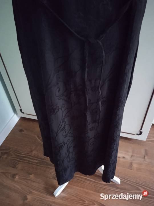 DŁUGA CZARNA HAFTOWANA SUKIENKA r 44 Piła