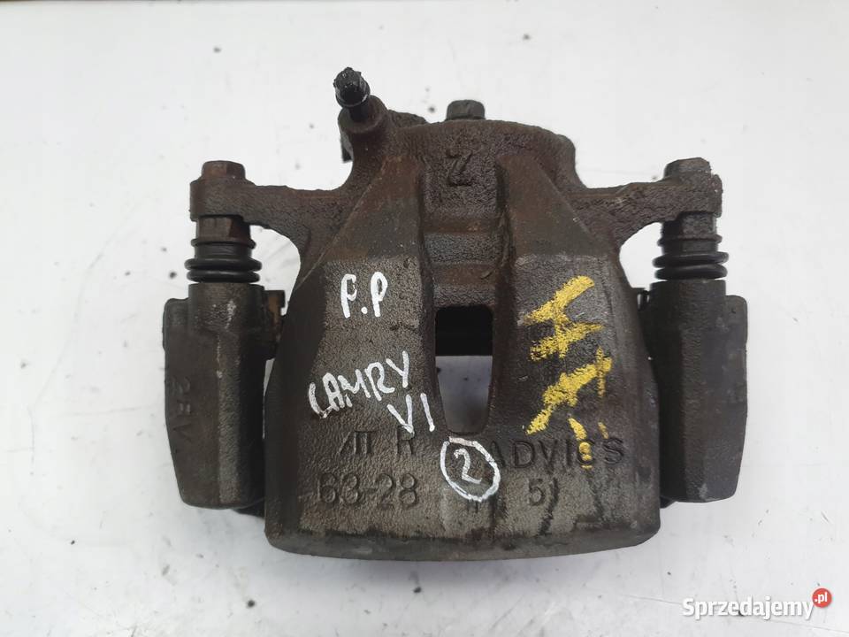 Toyota Camry VI PRAWY PRZEDNI ZACISK HAMULCOWY Rudka
