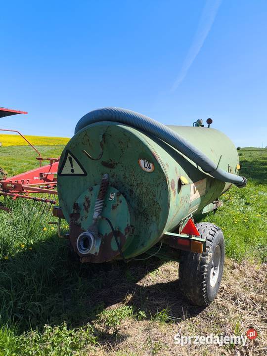 Wóz asenizacyjny beczkowóz Pomot Chojna uszkodzony kujawsko-pomorskie Zawda