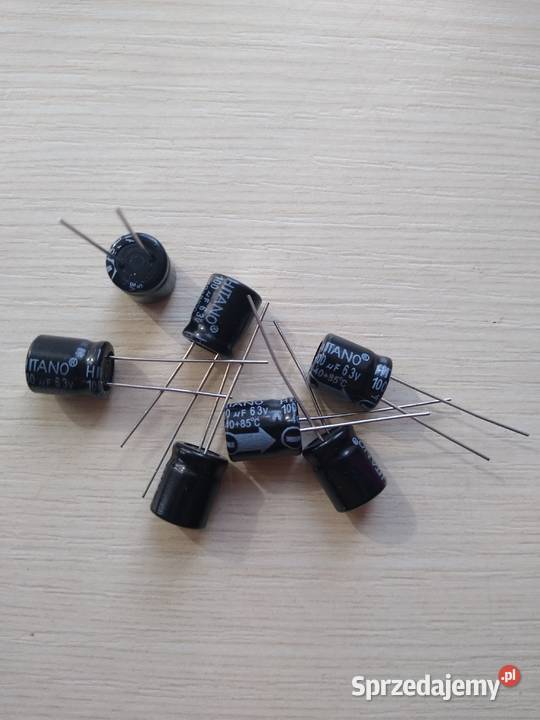 Kondensator elektrolityczny 100uF63V stojący Prostyń