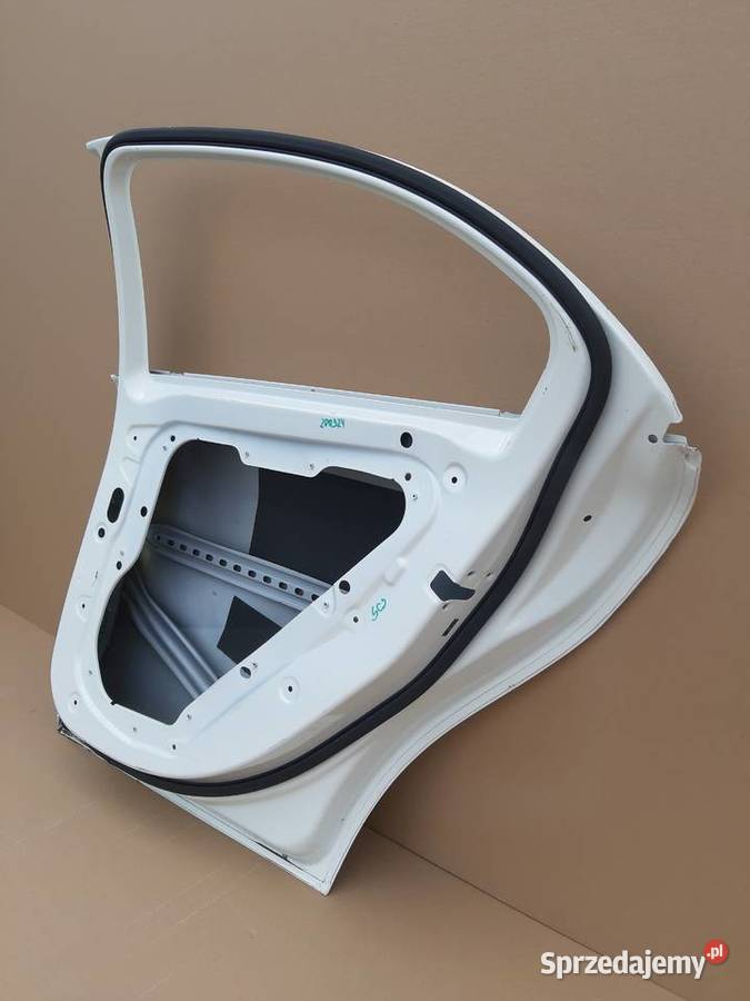 MERCEDES AKLASA W176 DRZWI PRAWY TYŁ PRAWE TYLNE osobowe lubuskie Bieleń