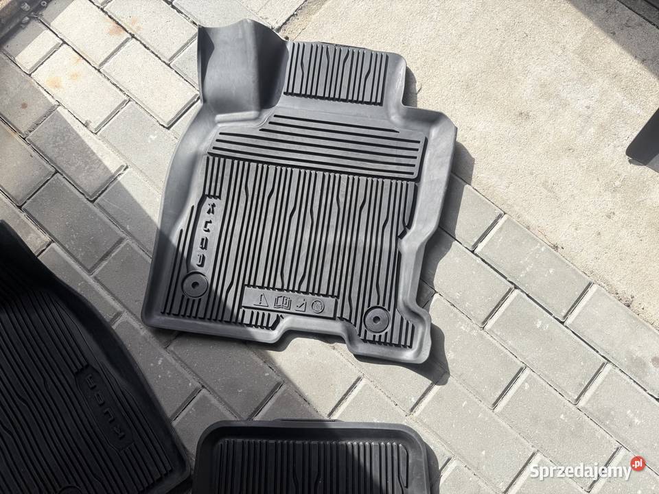 Dywaniki Ford Kuga 2022 Szczecin