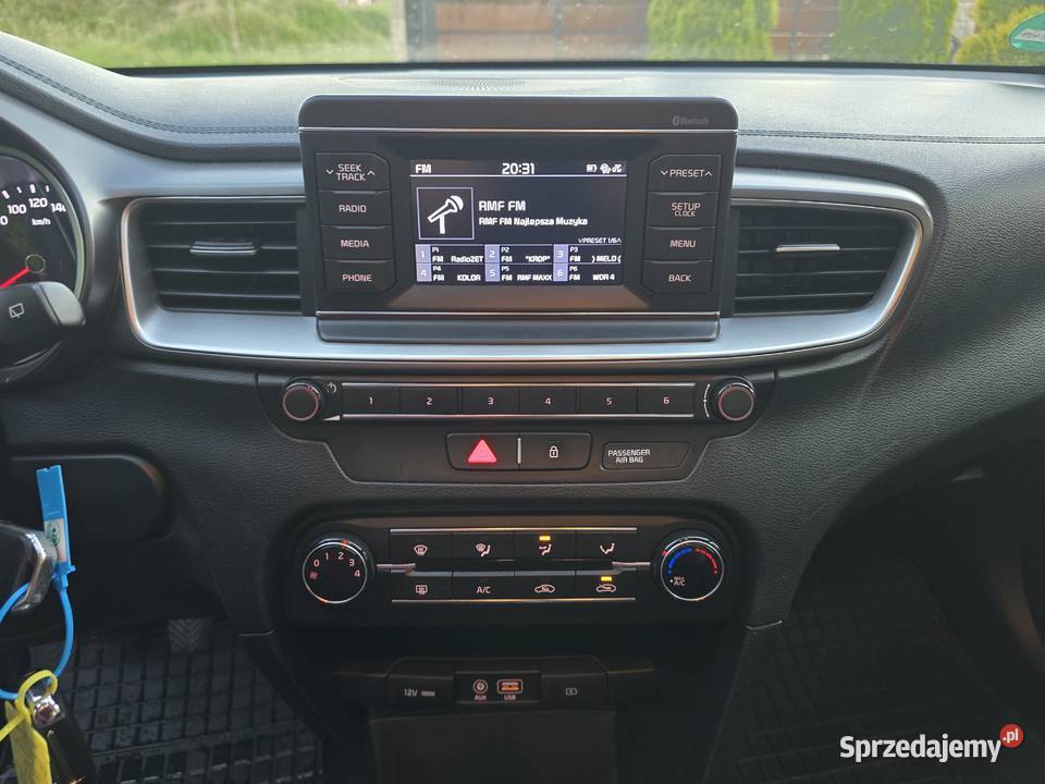 KIA CEED 2019r 14 benzyna reflektory ksenonowe Przasnysz sprzedam
