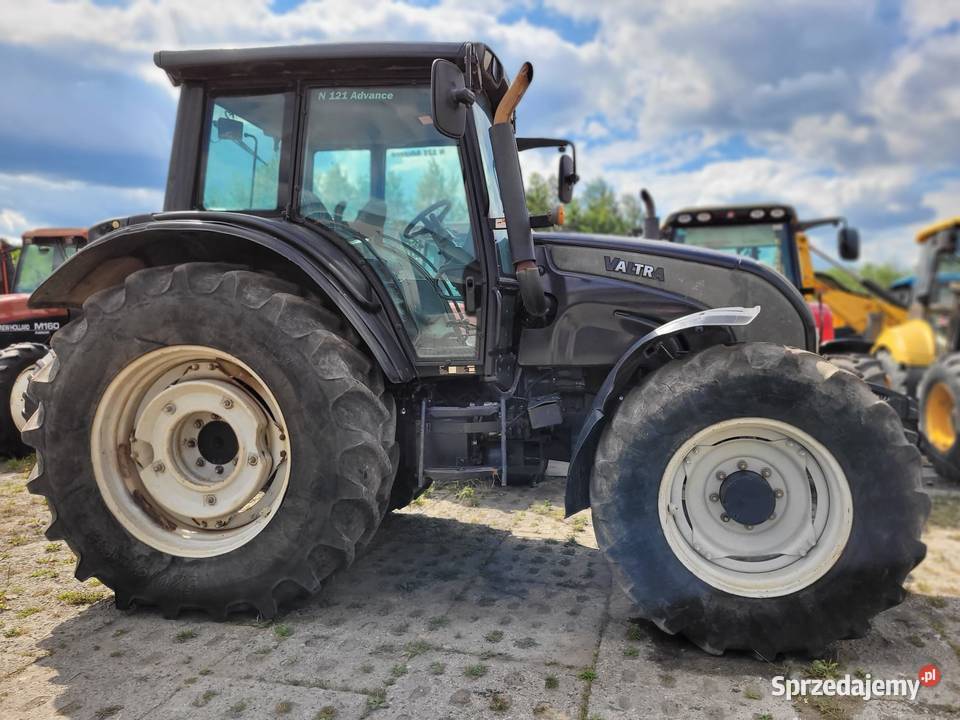 Valtra N121 traktor 137 podkarpackie Zaklików