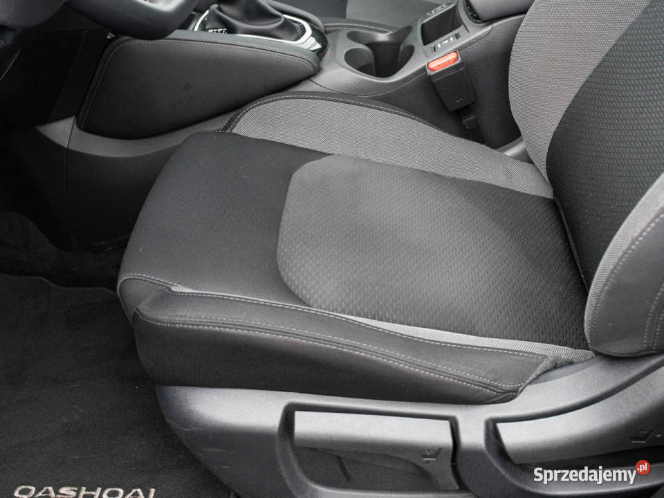 Nissan Qashqai GD3K42013 DIGT NConnecta DCT 158KM Pępowo