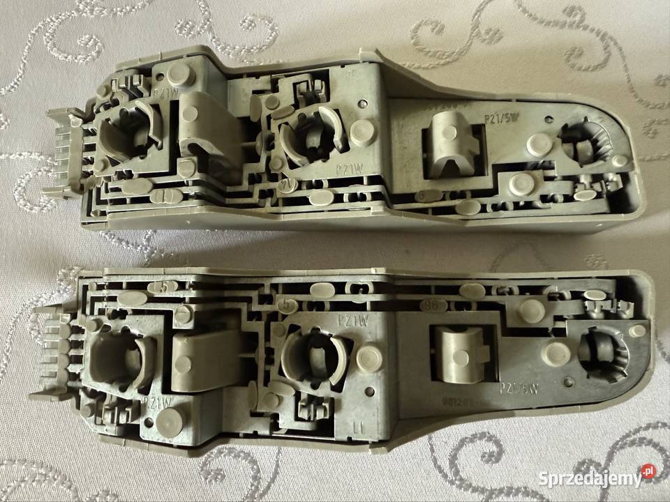 Oprawki Żarówek Tylnej Lampy Ford 89FG13N004BA Rok produkcji 1989 Czerwionka-Leszczyny sprzedam