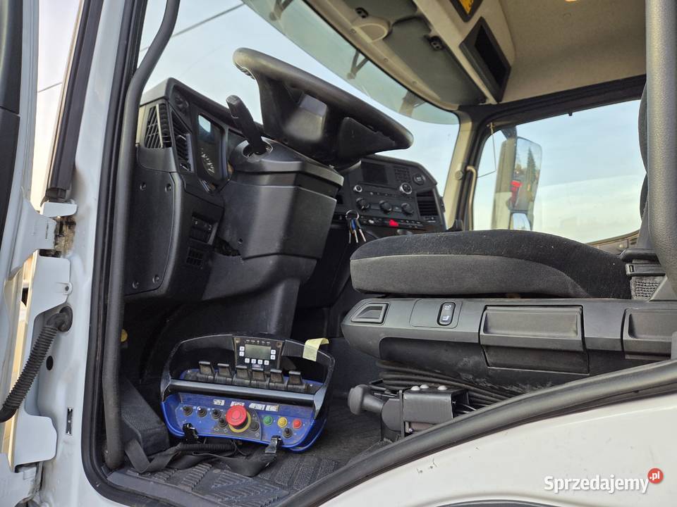 Mercedes AROCS 1824 HDS HMF 1420 K2 Radiowy ASR (kontrola trakcji)