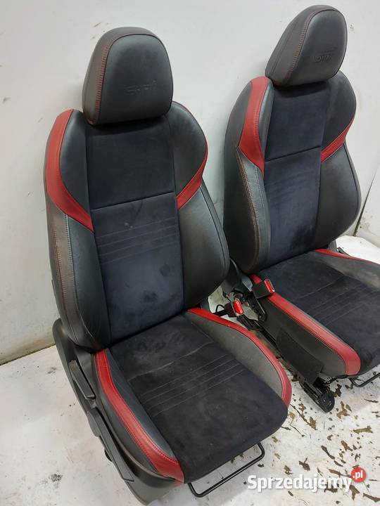 Subaru WRX STI 2015 fotele kanapa alcantara osobowe