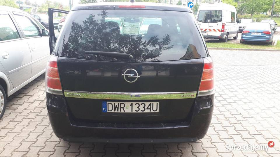 Syndyk sprzeda samochód osobowy Opel Zafira sprzedam