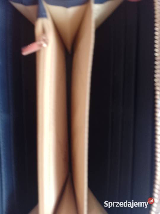 Beverly Hills Polo ClubGranatowy portfel w Dodatki