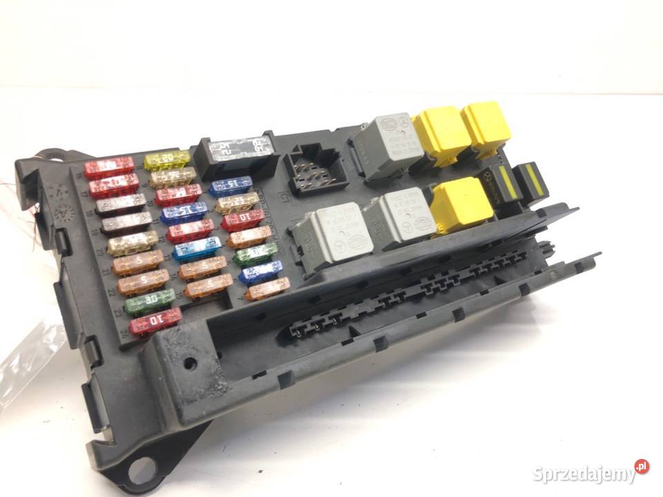 SKRZYNKA BEZPIECZNIKÓW VW CRAFTER 30 50