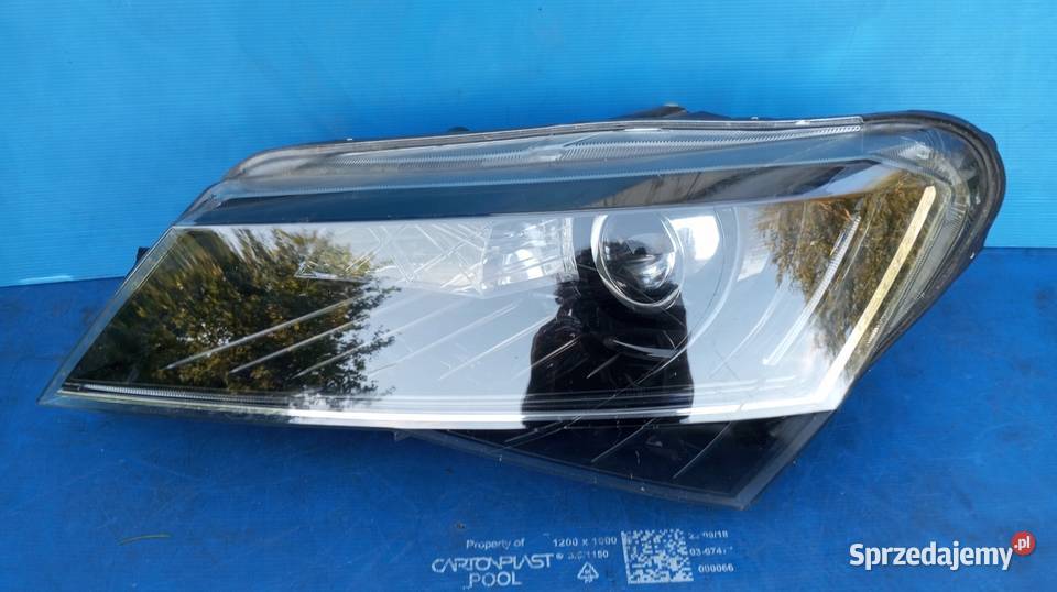 LAMPA LEWY PRZÓD EU 3V1941015A SKODA SUPERB III Nowy Tomyśl sprzedam
